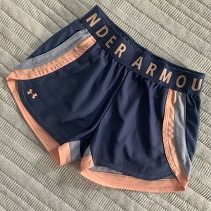 Under Armour Loose HeatGear Shorts Small